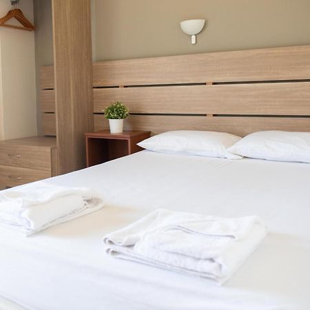 Tota Marinou Hotel Agioi Apostoloi  Buitenkant foto