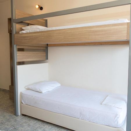 Tota Marinou Hotel Agioi Apostoloi  Buitenkant foto